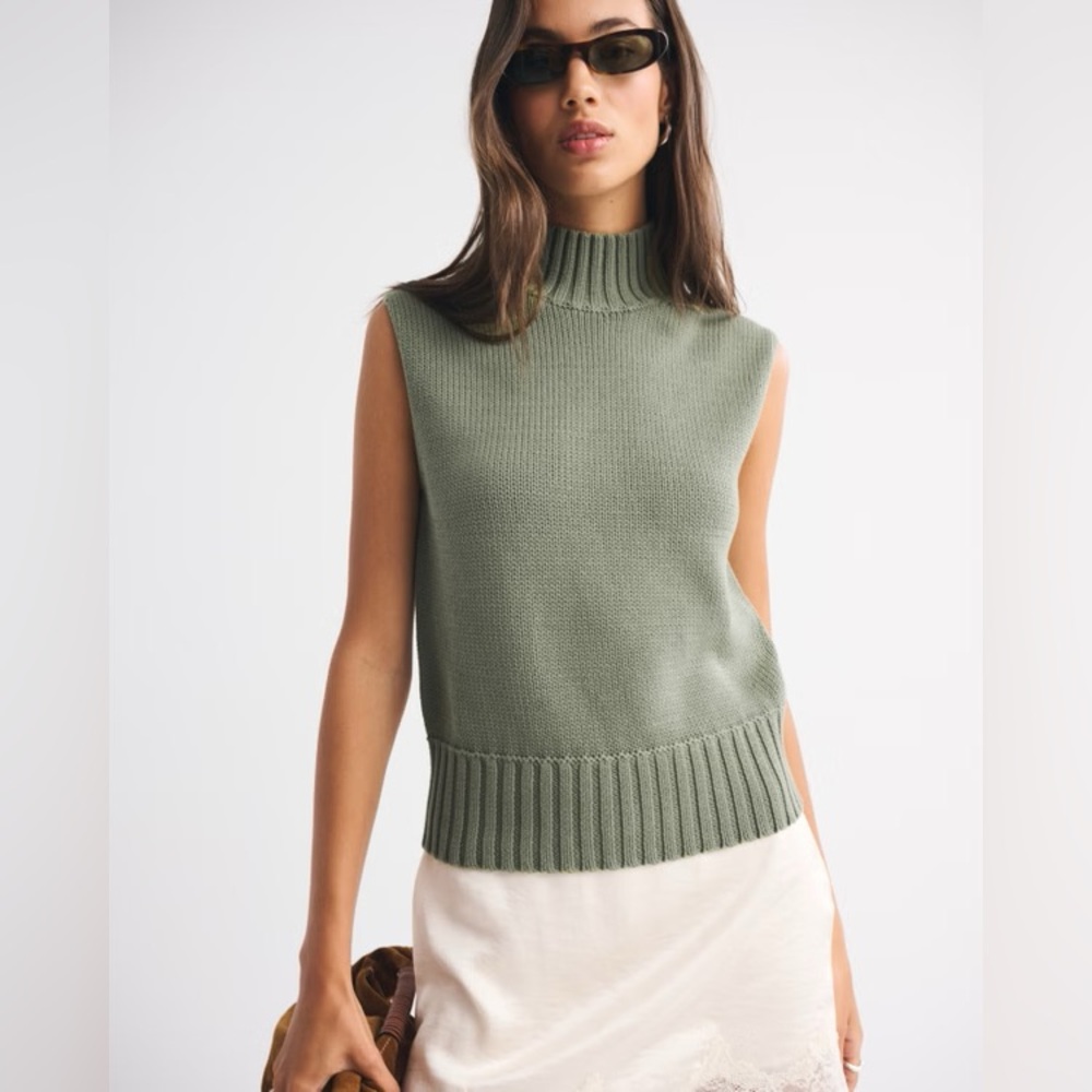 NWT Abercrombie & Fitch Mockneck Sweater Shell Top